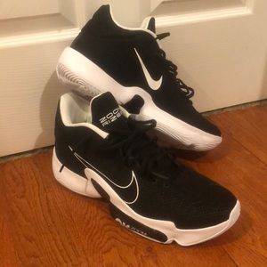Nike Zoom Rise 2 shoes